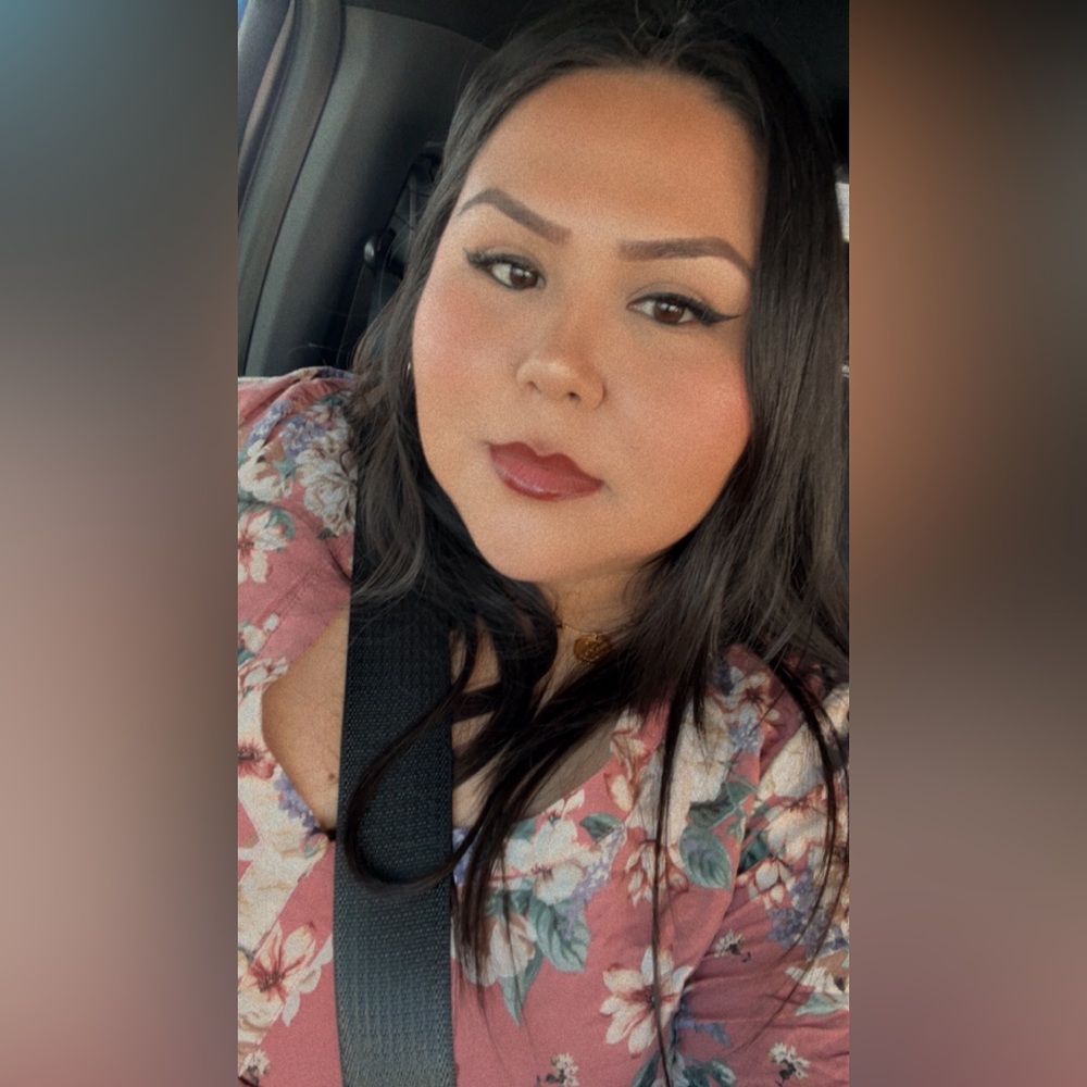 Meet your Posher, Yesenia